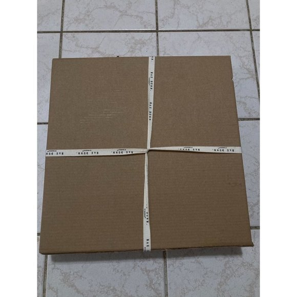 Rae Dunn By Magenta Tic-Tac-Toe Ceramic Game Set NWT Unopened Gift Wrapped - Picture 7 of 7